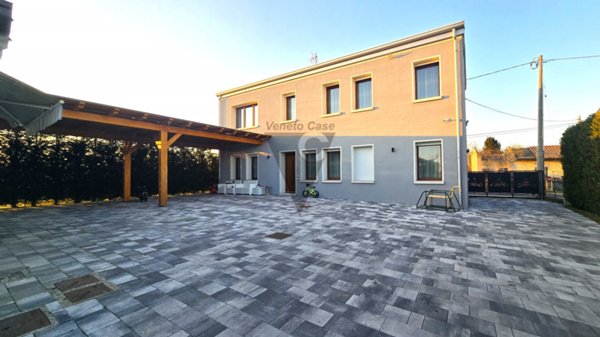 casa indipendente in vendita a Vigonovo in zona Galta
