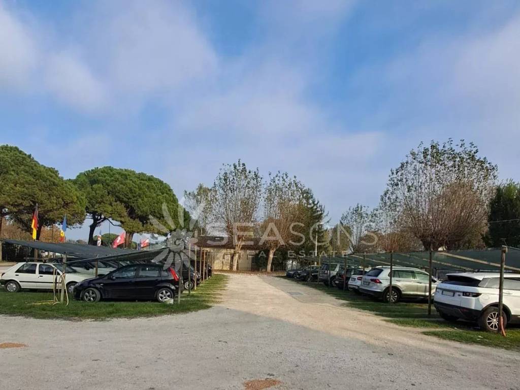 negozio in vendita a Cavallino-Treporti in zona Ca' Savio