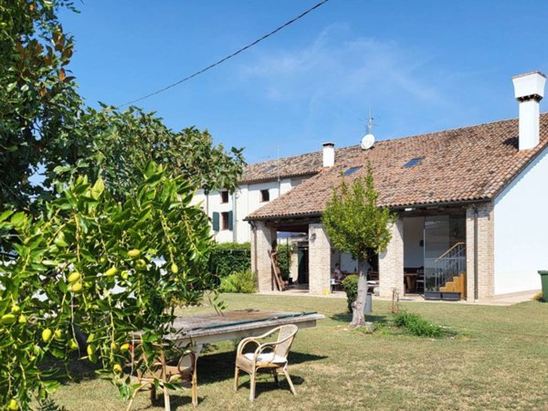 casa indipendente in vendita a Cavallino-Treporti in zona Cavallino