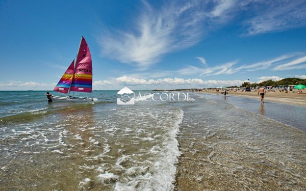 negozio in vendita a Cavallino-Treporti in zona Cavallino