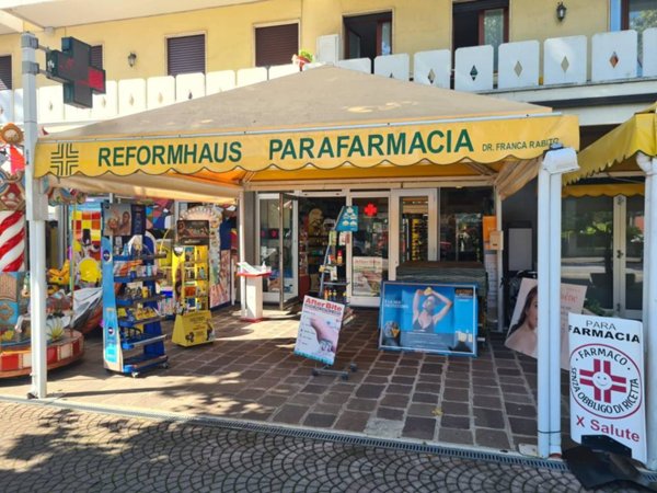 negozio in vendita a Cavallino-Treporti in zona Cavallino