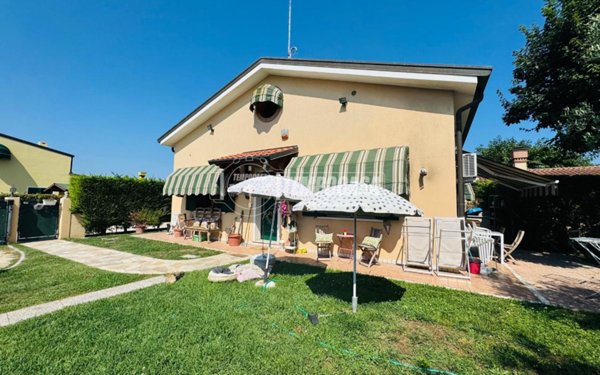 casa indipendente in vendita a Cavallino-Treporti in zona Punta Sabbioni