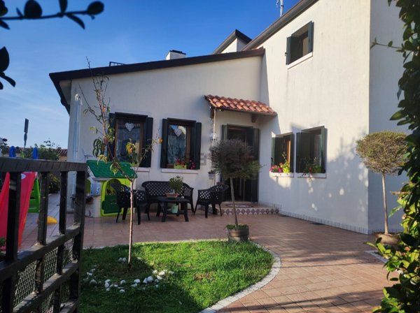 casa indipendente in vendita a Cavallino-Treporti in zona Lio Grando