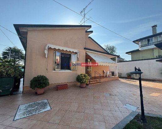 casa indipendente in vendita a Cavallino-Treporti in zona Ca' Savio