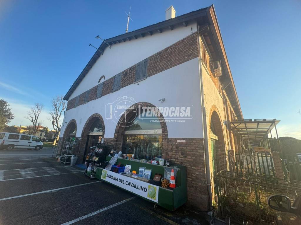 negozio in vendita a Cavallino-Treporti in zona Cavallino