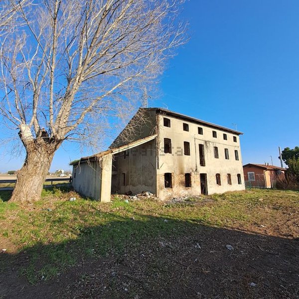 casale in vendita a Cavallino-Treporti in zona Ca' Ballarin