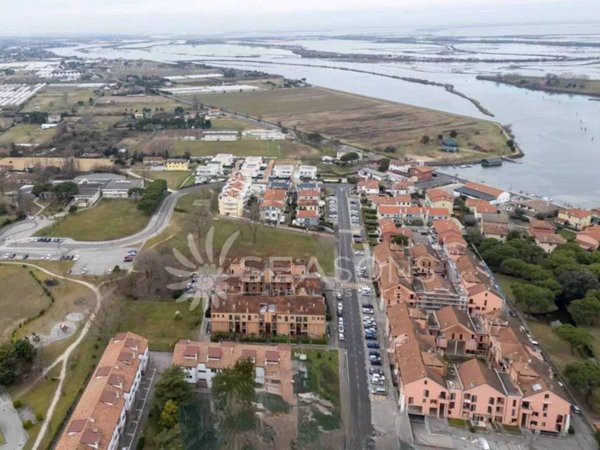 intera palazzina in vendita a Cavallino-Treporti in zona Cavallino