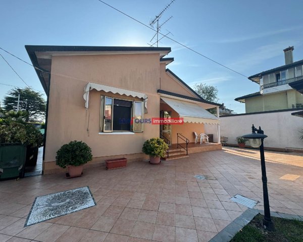 casa indipendente in vendita a Cavallino-Treporti in zona Ca' Savio