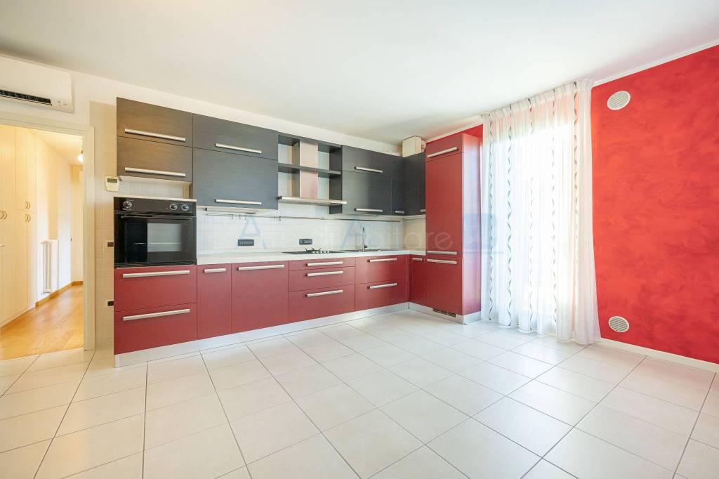 appartamento in vendita ad Abano Terme in zona Monteortone