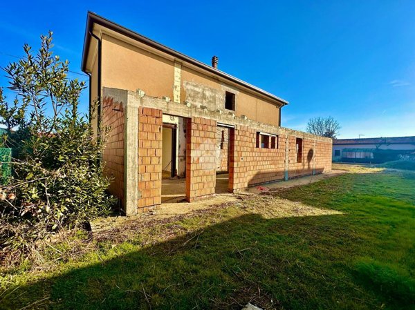 casa indipendente in vendita ad Abano Terme in zona Monteortone