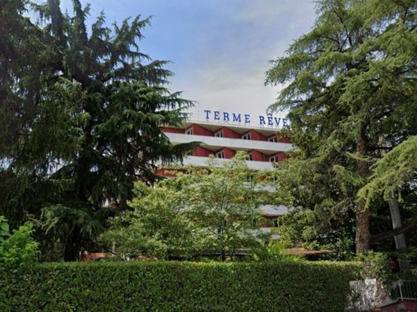 intera palazzina in vendita ad Abano Terme in zona Monteortone