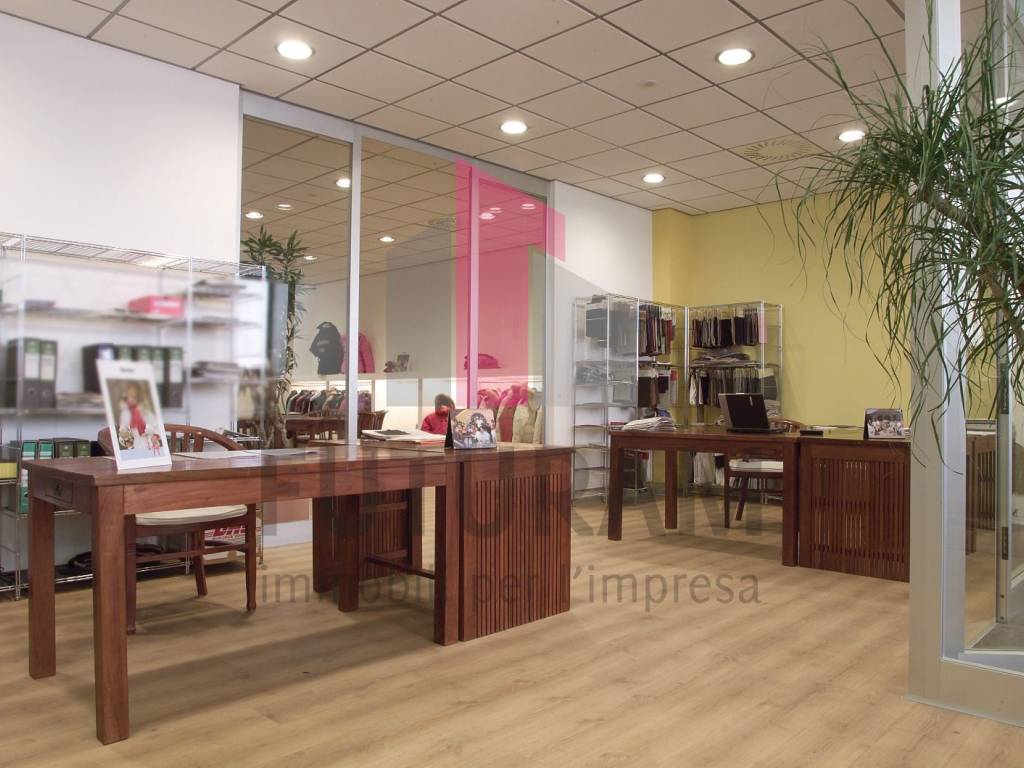 ufficio in vendita ad Abano Terme