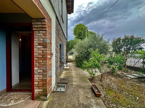 quadrivano in vendita ad Abano Terme in zona Monterosso