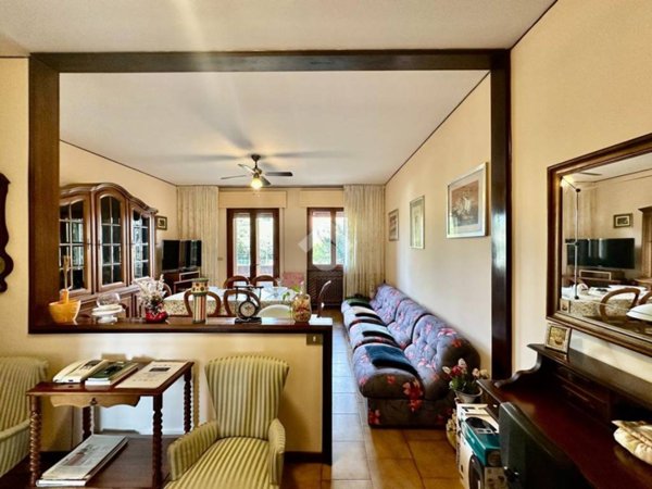 appartamento in vendita ad Abano Terme in zona Monteortone