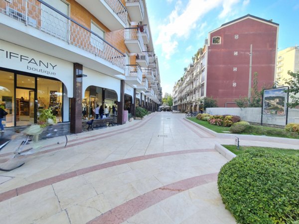 negozio in vendita ad Abano Terme