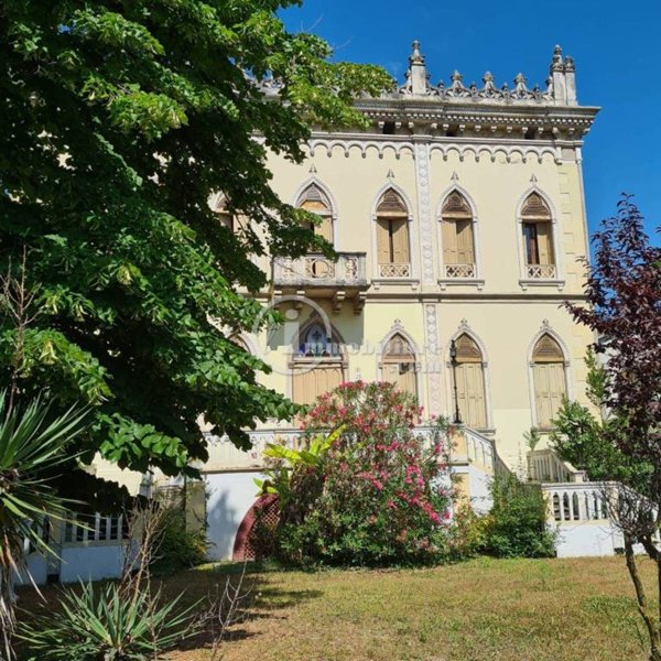 casa indipendente in vendita ad Abano Terme