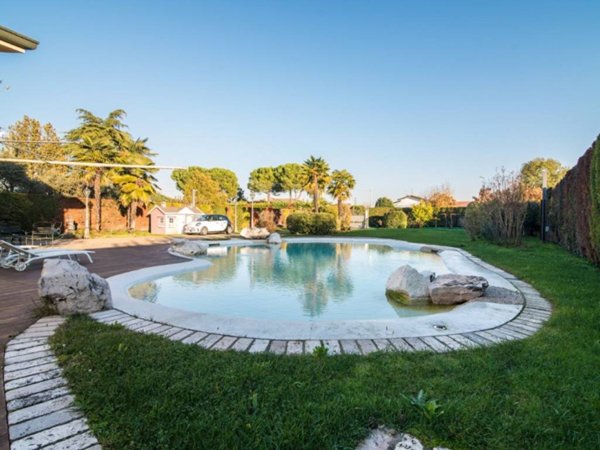 casa indipendente in vendita ad Abano Terme