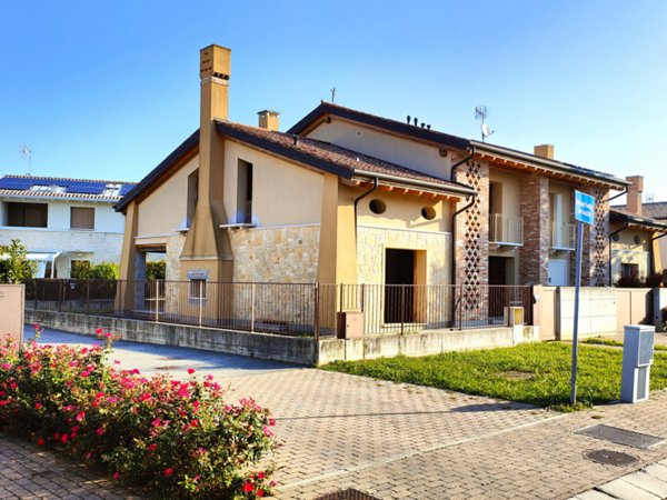 casa indipendente in vendita ad Abano Terme