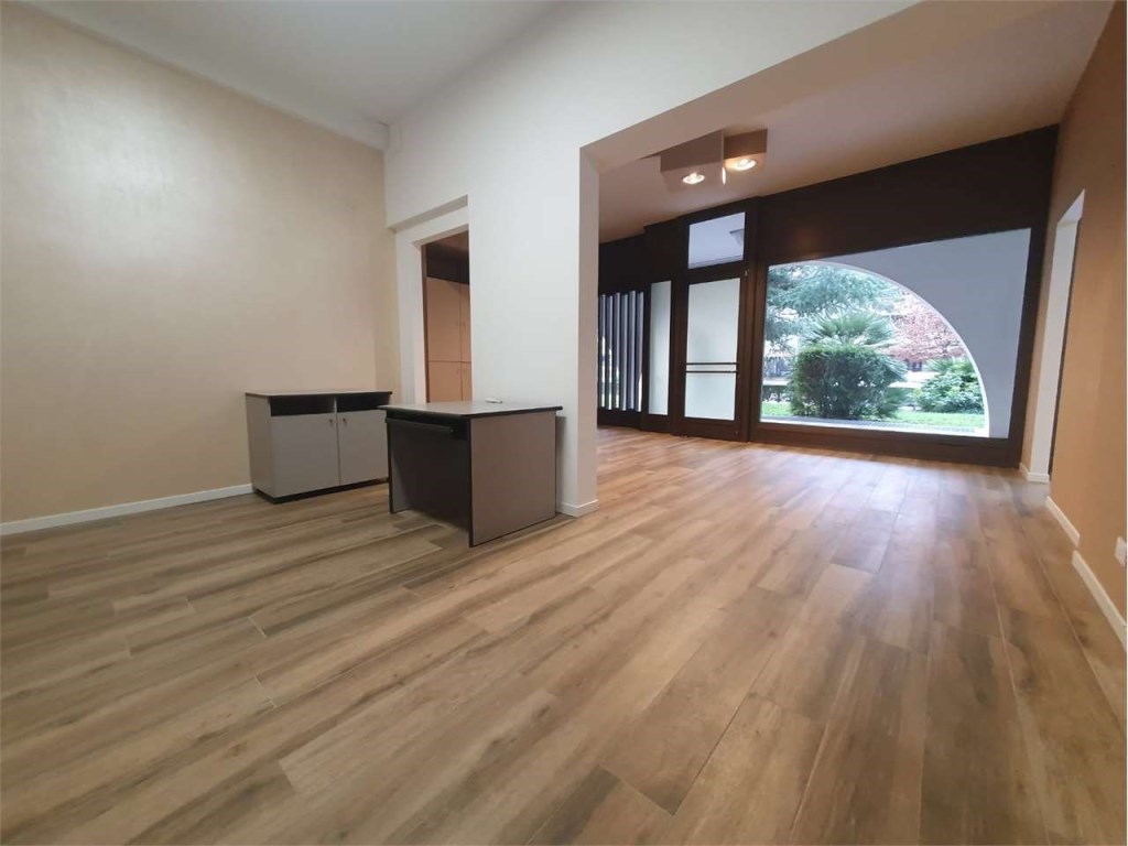 negozio in vendita ad Abano Terme