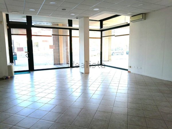 locale commerciale in vendita ad Abano Terme