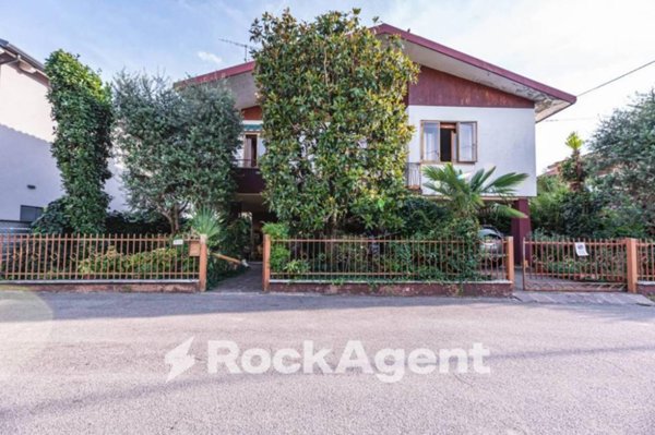 casa indipendente in vendita ad Abano Terme