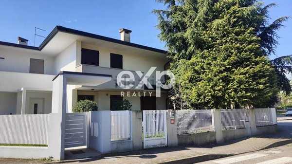 casa semindipendente in vendita ad Abano Terme