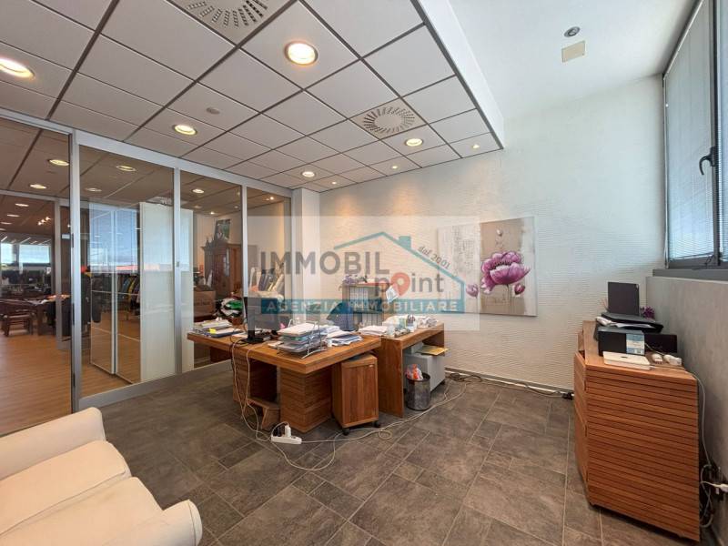 ufficio in vendita ad Abano Terme
