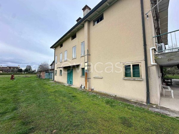 casa indipendente in vendita ad Abano Terme in zona Monteortone
