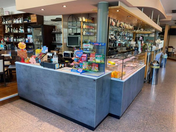 negozio in vendita ad Abano Terme in zona Monteortone