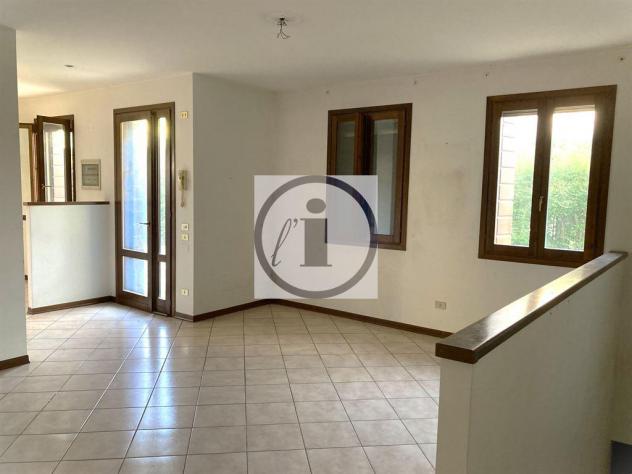 casa indipendente in vendita ad Abano Terme in zona Monteortone