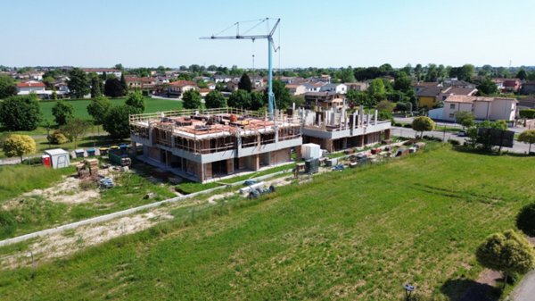 casa semindipendente in vendita ad Abano Terme in zona Giarre