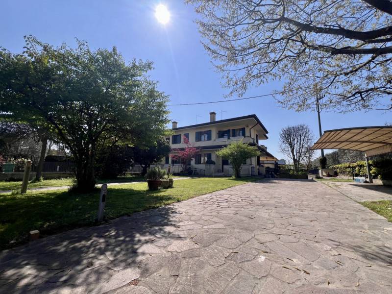 casa semindipendente in vendita ad Abano Terme