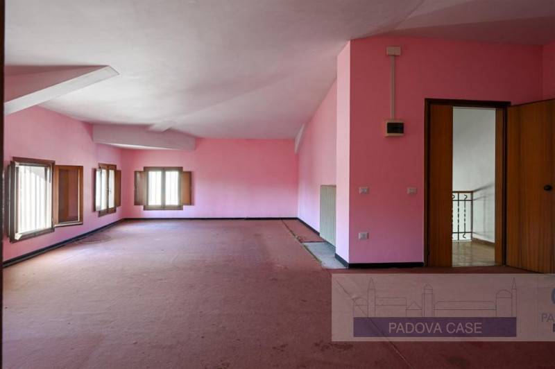 appartamento in vendita ad Abano Terme in zona Monterosso