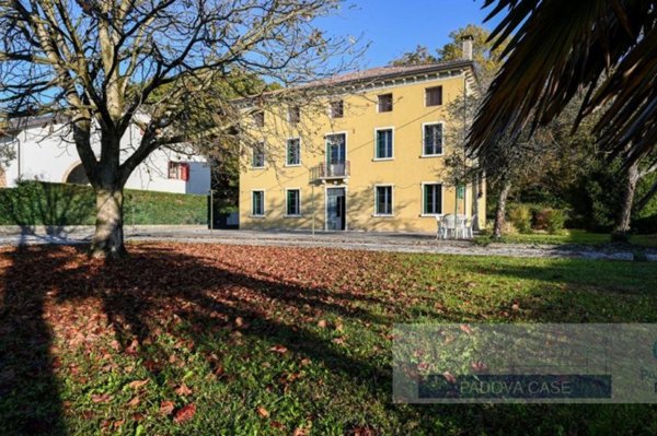 appartamento in vendita ad Abano Terme in zona Monterosso