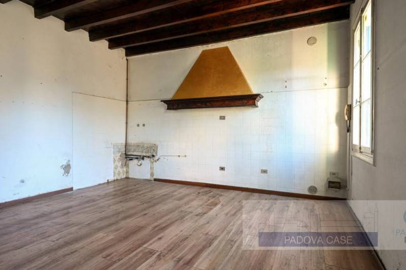 appartamento in vendita ad Abano Terme in zona Monterosso