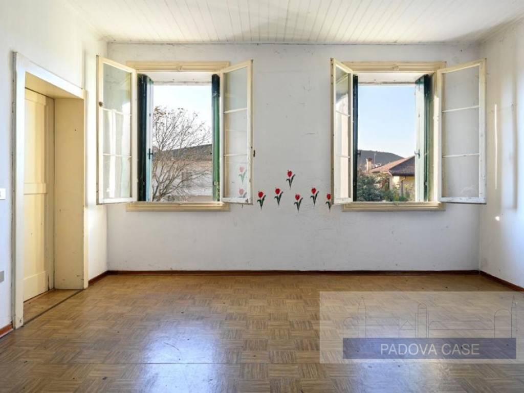 appartamento in vendita ad Abano Terme in zona Monterosso