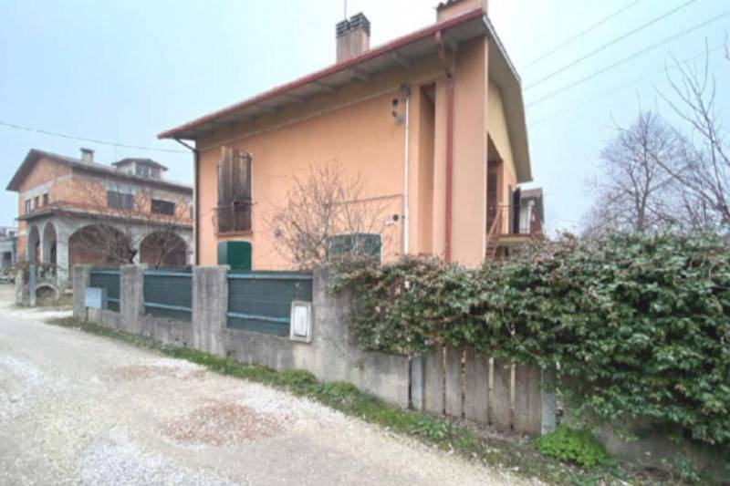 appartamento in vendita ad Abano Terme in zona Monterosso