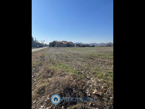 casa indipendente in vendita ad Abano Terme in zona Giarre
