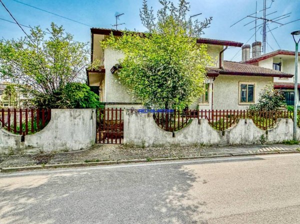 casa indipendente in vendita ad Abano Terme