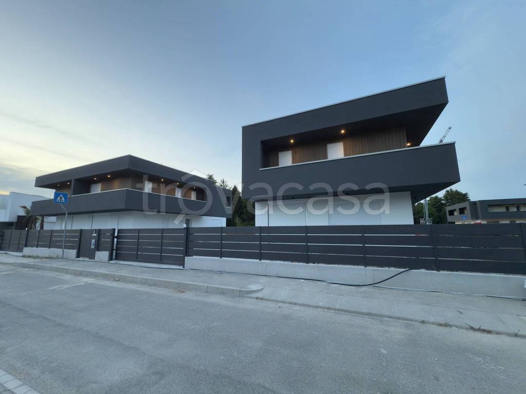 casa indipendente in vendita ad Abano Terme