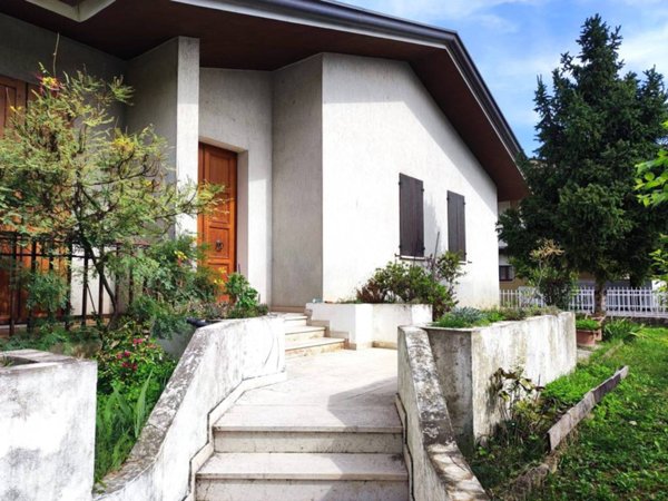 casa indipendente in vendita ad Abano Terme
