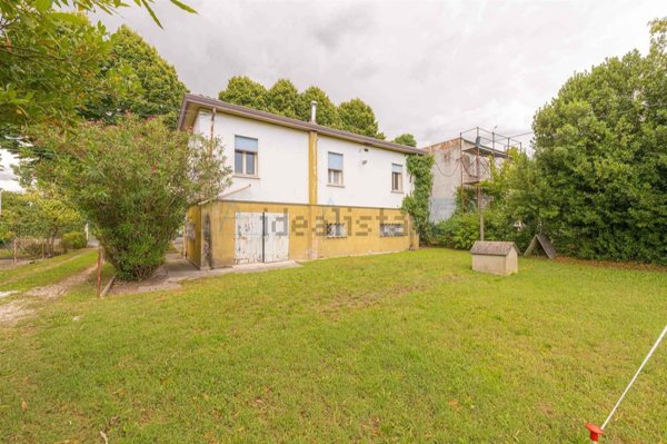 casa indipendente in vendita ad Abano Terme