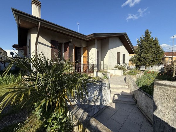 casa indipendente in vendita ad Abano Terme