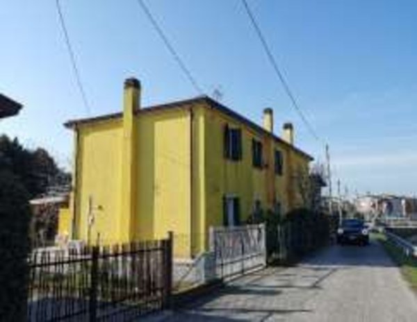 appartamento in vendita ad Abano Terme in zona Feriole