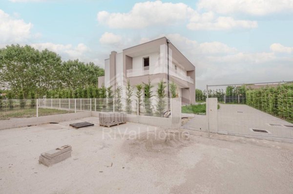 casa indipendente in vendita ad Abano Terme