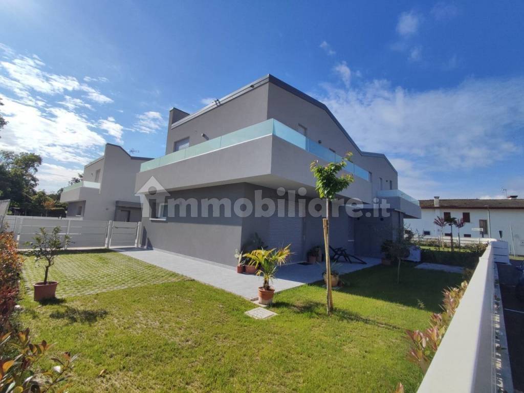 casa indipendente in vendita ad Abano Terme