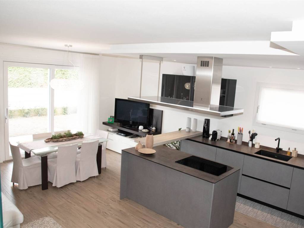 casa indipendente in vendita ad Abano Terme in zona Giarre