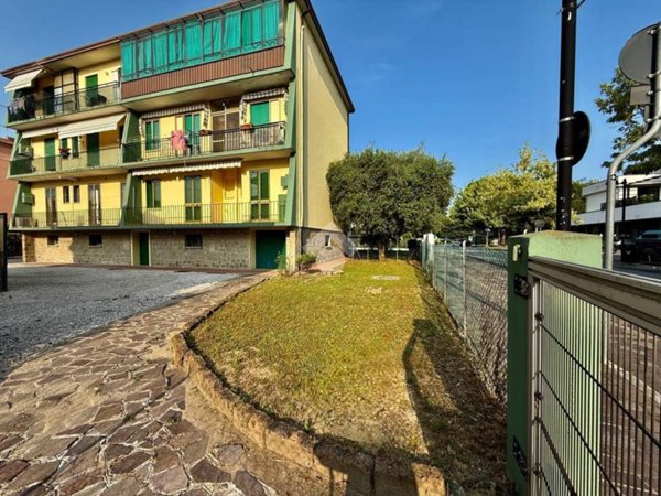 appartamento in vendita ad Abano Terme in zona Monteortone