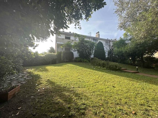 casa indipendente in vendita ad Abano Terme in zona Giarre