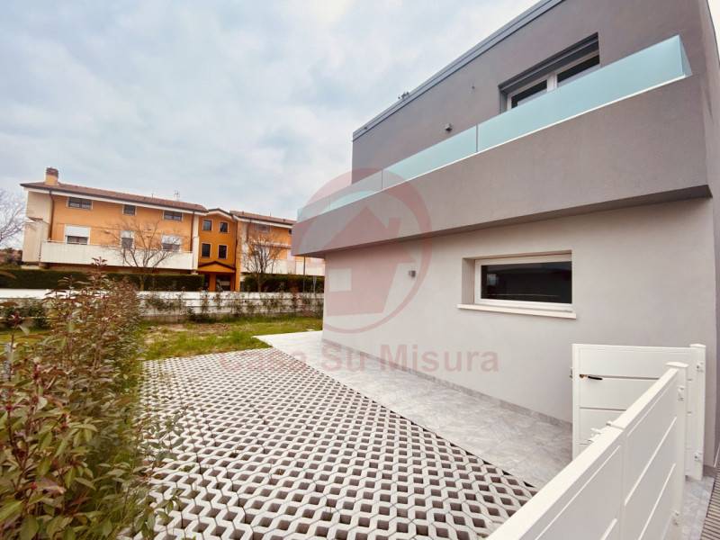 casa indipendente in vendita ad Abano Terme in zona Giarre